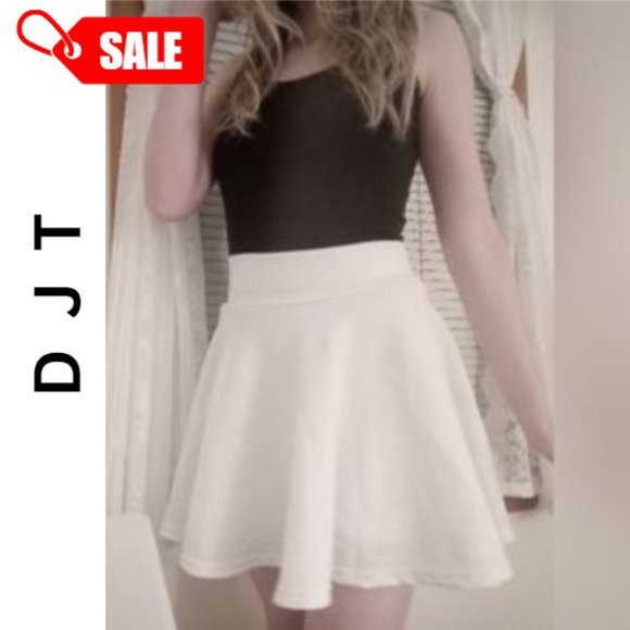 DJT - White Circle / Skater / Flared Skirt w/built in shorts underneath - Picture 1 of 10